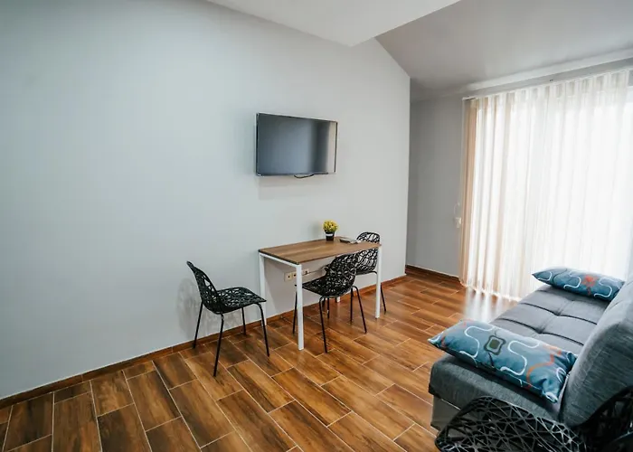 West Apart Hotel